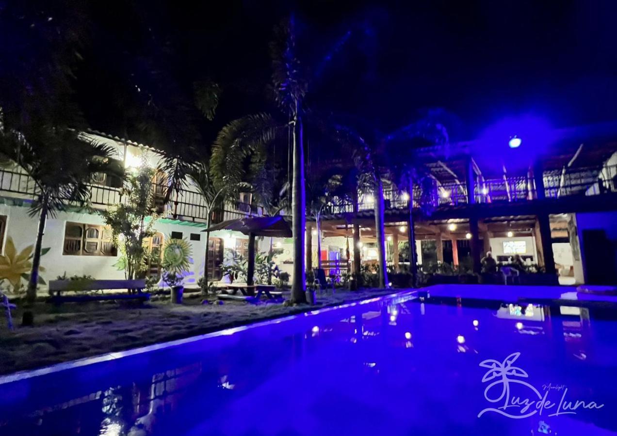 פאלומינו Hostal Luz De Luna מראה חיצוני תמונה