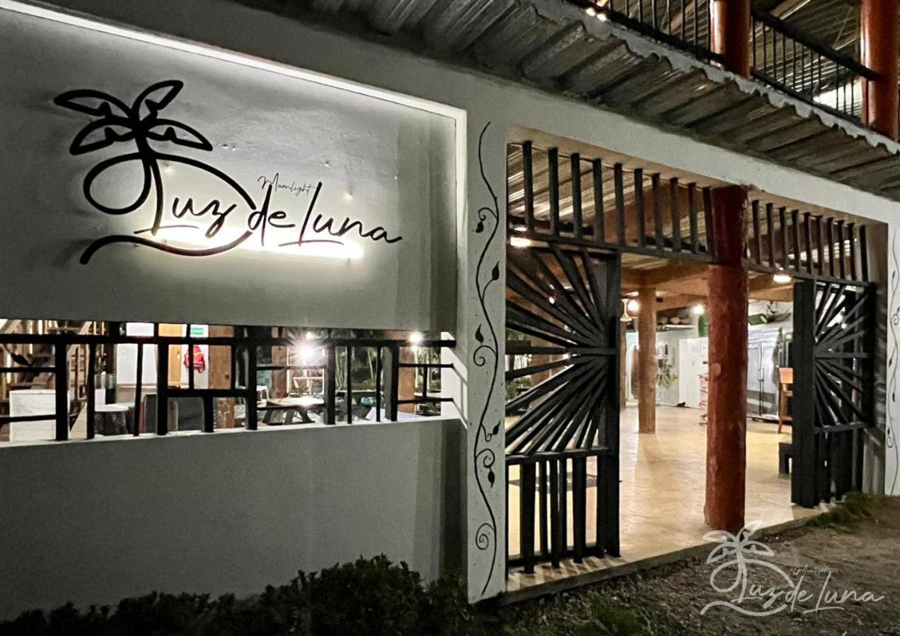 פאלומינו Hostal Luz De Luna מראה חיצוני תמונה