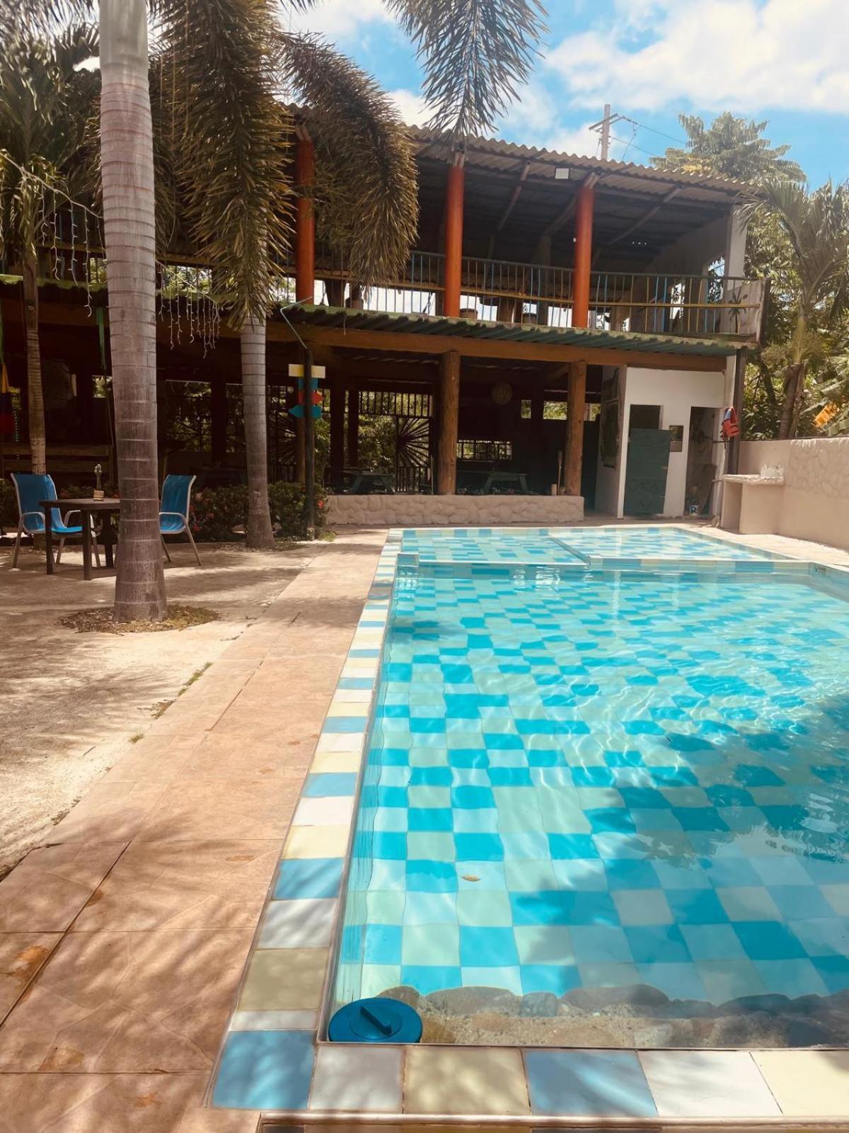 פאלומינו Hostal Luz De Luna מראה חיצוני תמונה