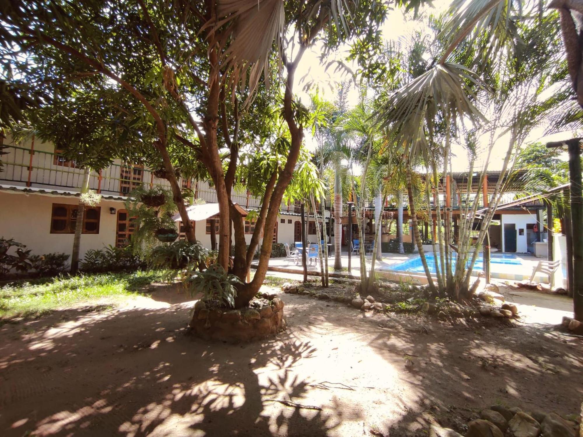 פאלומינו Hostal Luz De Luna מראה חיצוני תמונה