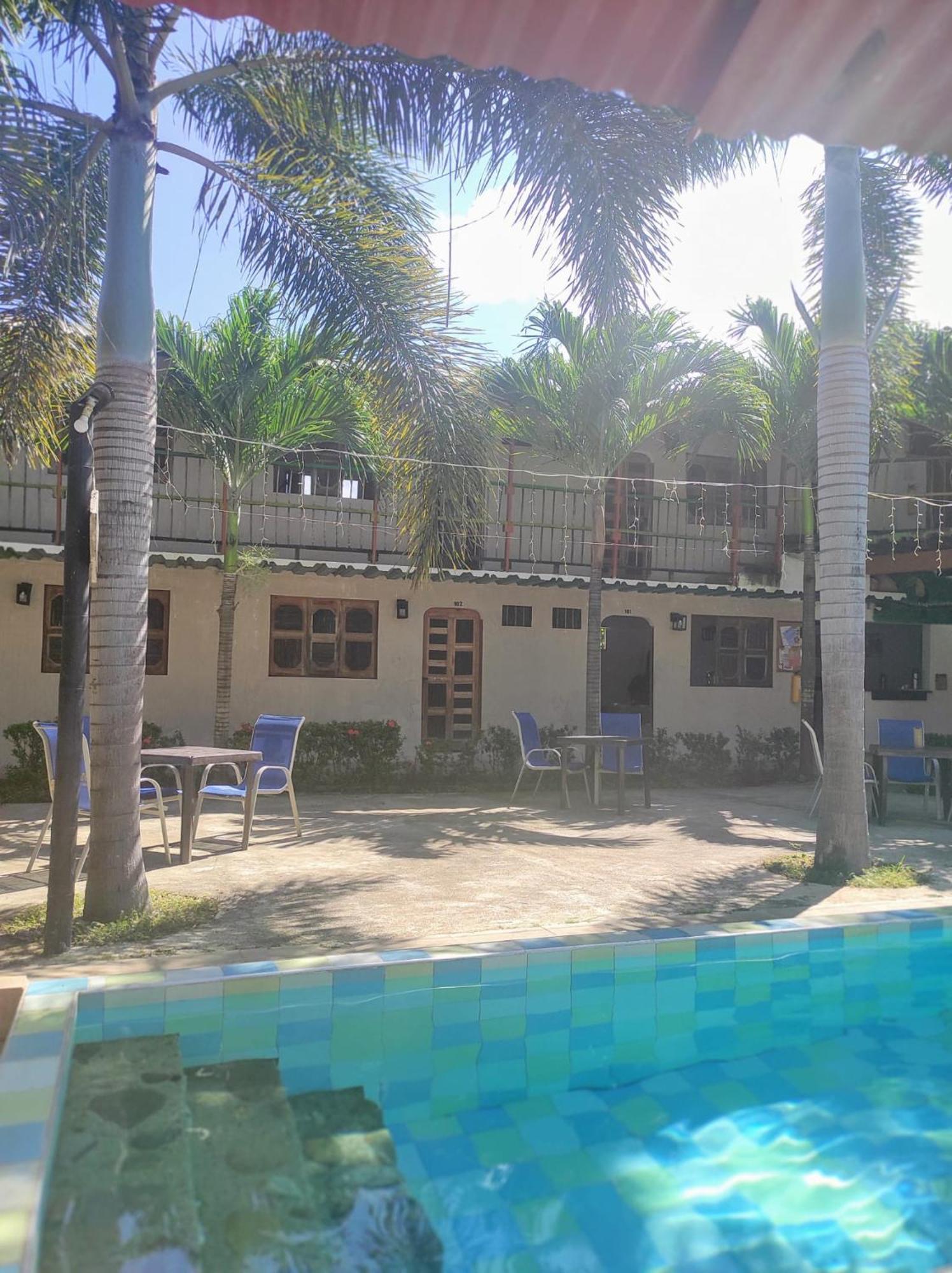 פאלומינו Hostal Luz De Luna מראה חיצוני תמונה